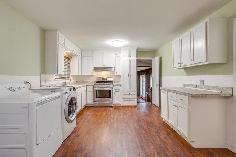 302 Case Street, Weatherford TX 76086 - Photo 9