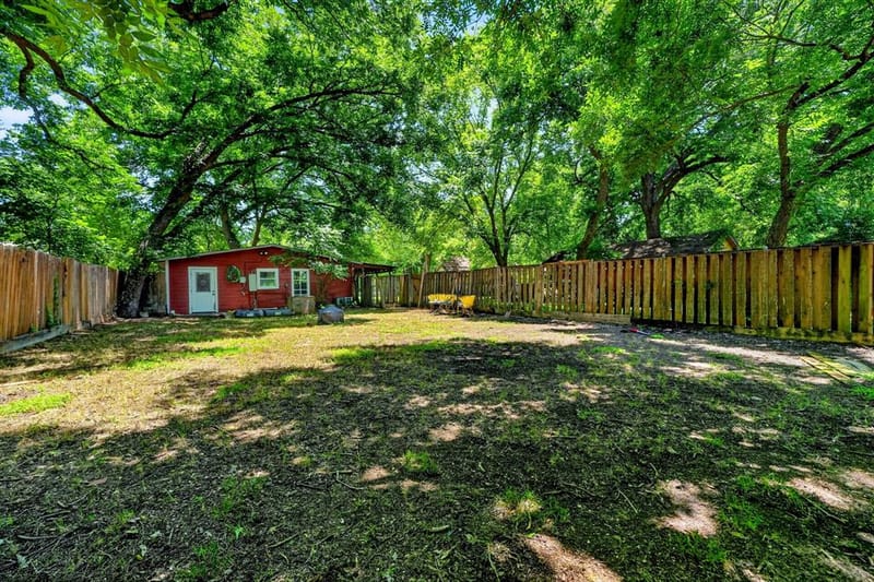 415 S Dallas Avenue, Lancaster TX 75146 - Photo 37