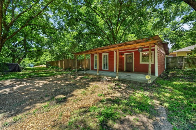 415 S Dallas Avenue, Lancaster TX 75146 - Photo 4