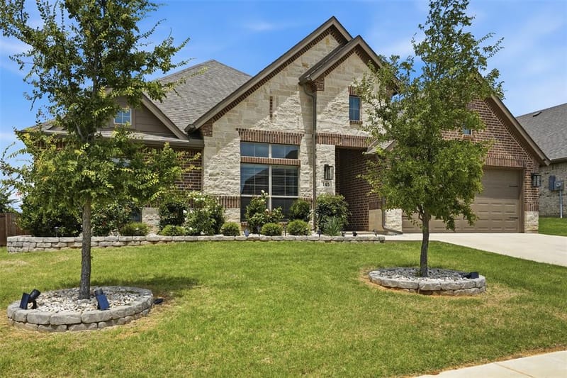 145 Mockingbird Hill Drive, Joshua TX 76058 - Photo 2