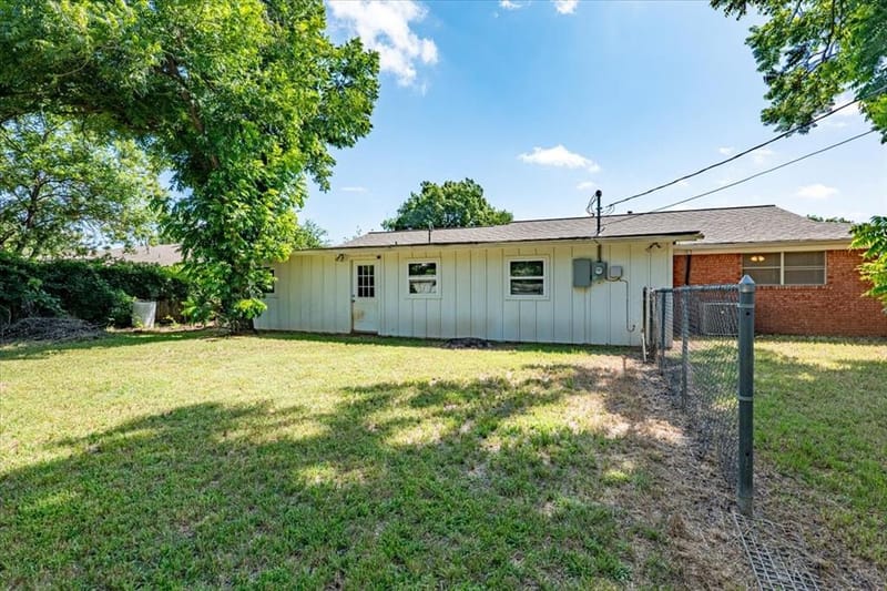 1762 N McCart Street, Stephenville TX 76401 - Photo 34