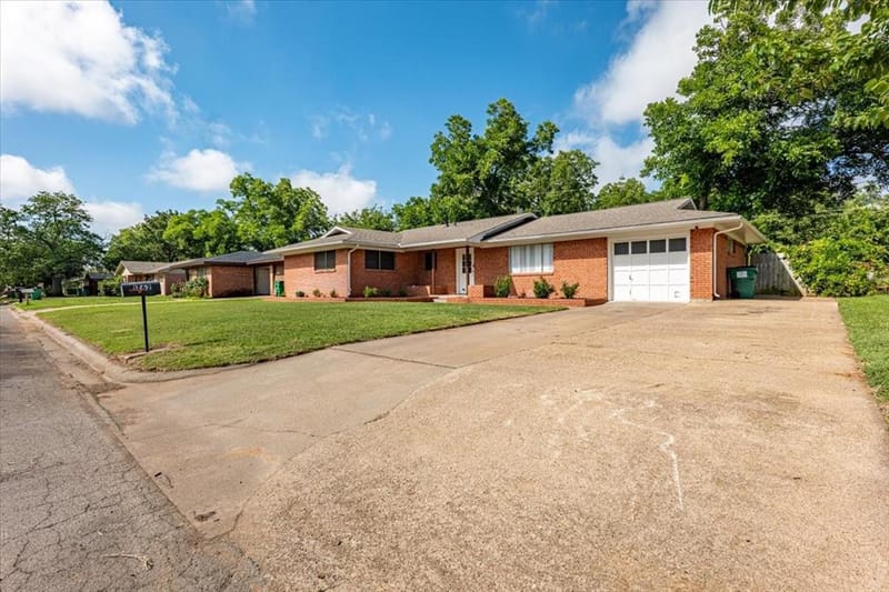 1762 N McCart Street, Stephenville TX 76401 - Photo 38