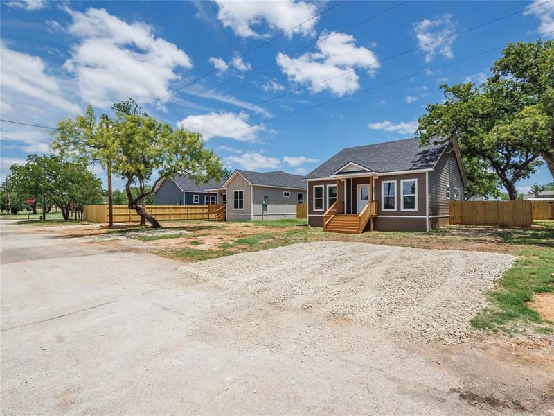 2904 Avenue D, Brownwood TX 76801 - Photo 3