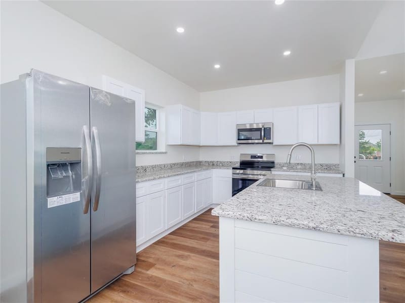 2904 Avenue D, Brownwood TX 76801 - Photo 9