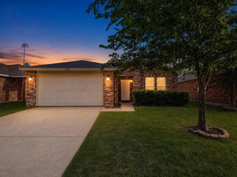 5521 Camarillo Drive, Fort Worth TX 76244