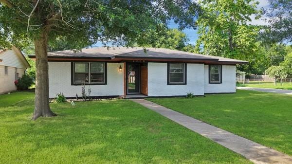 4200 Templeton Street, Greenville TX 75401 - Photo 3