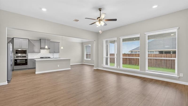 4928 SIMMENTAL Drive, Arlington TX 76001 - Photo 12