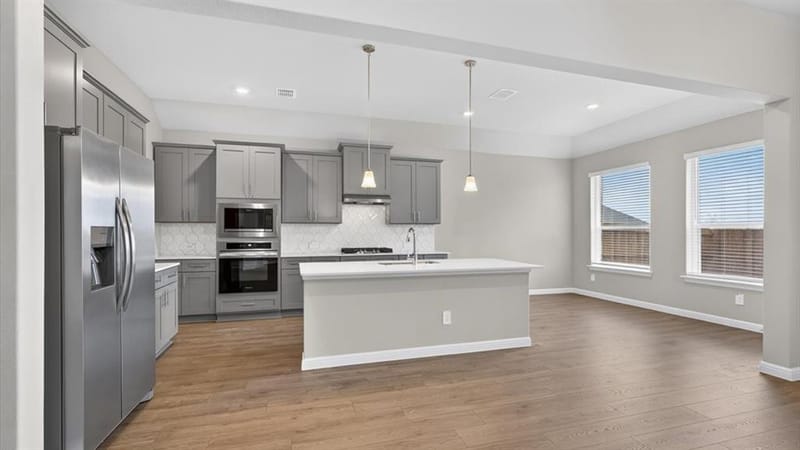 4928 SIMMENTAL Drive, Arlington TX 76001 - Photo 7
