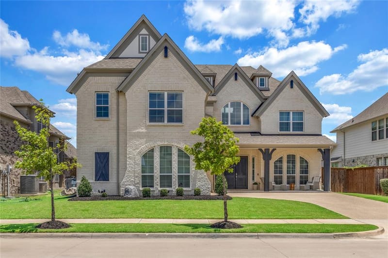 1112 Maverick Drive, Mansfield TX 76063