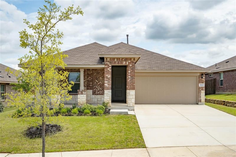 5901 Harvey Gap Lane, Denton TX 76226 - Photo 2