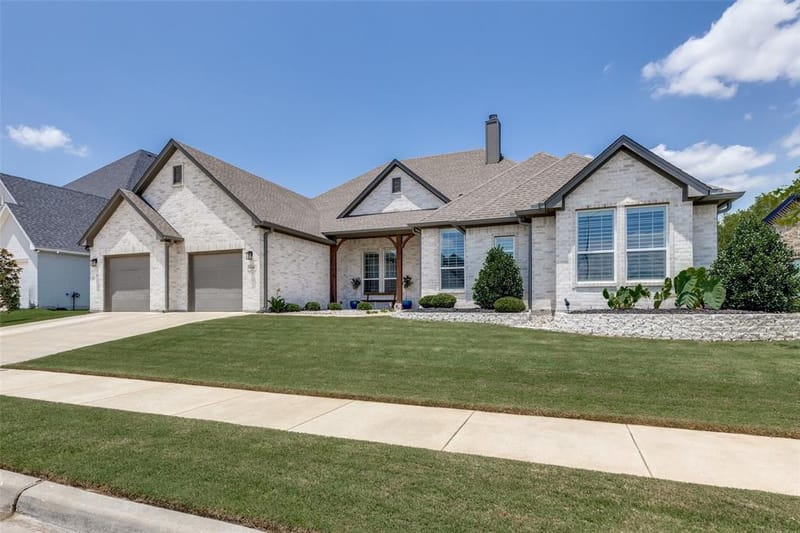 1348 Silent Springs Drive, Fort Worth TX 76052