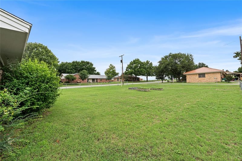 603 E 5th Street, Muenster TX 76252 - Photo 23