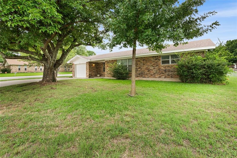 603 E 5th Street, Muenster TX 76252 - Photo 24