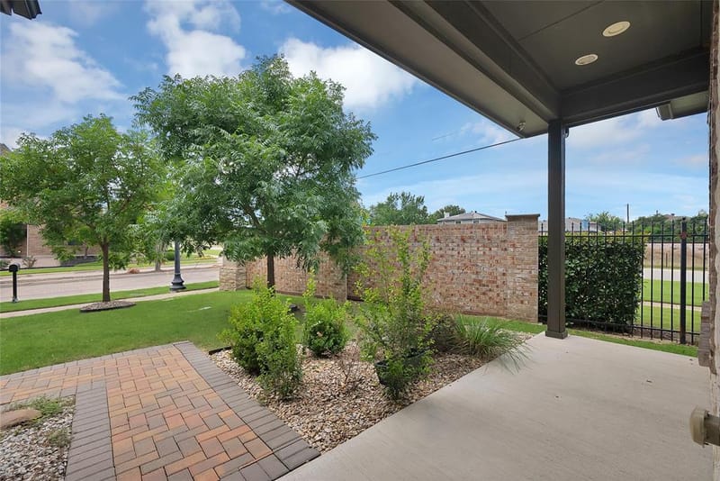 6828 Chase Street, North Richland Hills TX 76182 - Photo 2