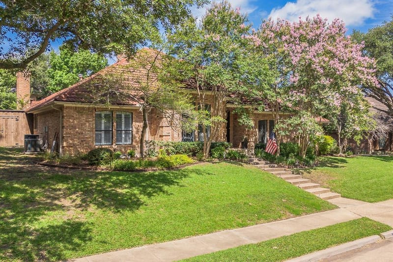 4313 Fannin Drive, Irving TX 75038 - Photo 2