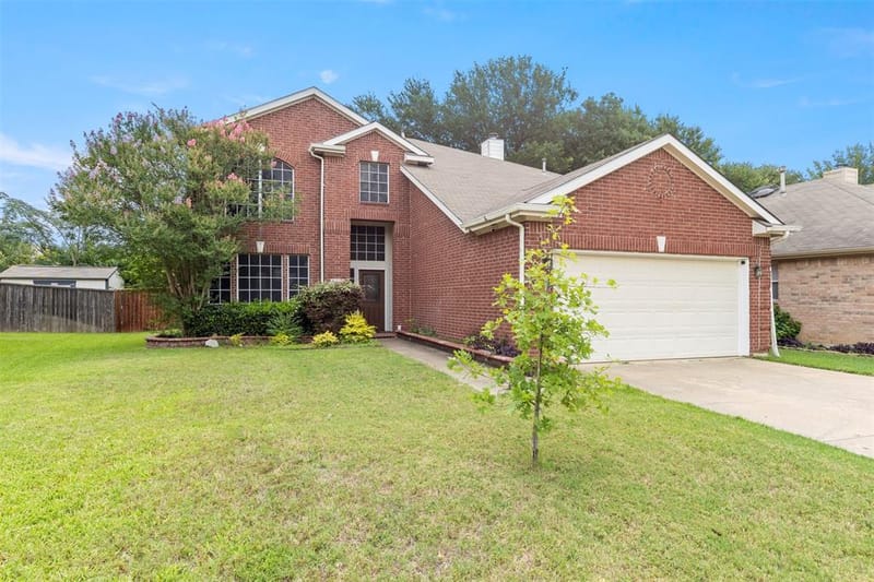 903 Summerbrook Drive, Euless TX 76040 - Photo 2