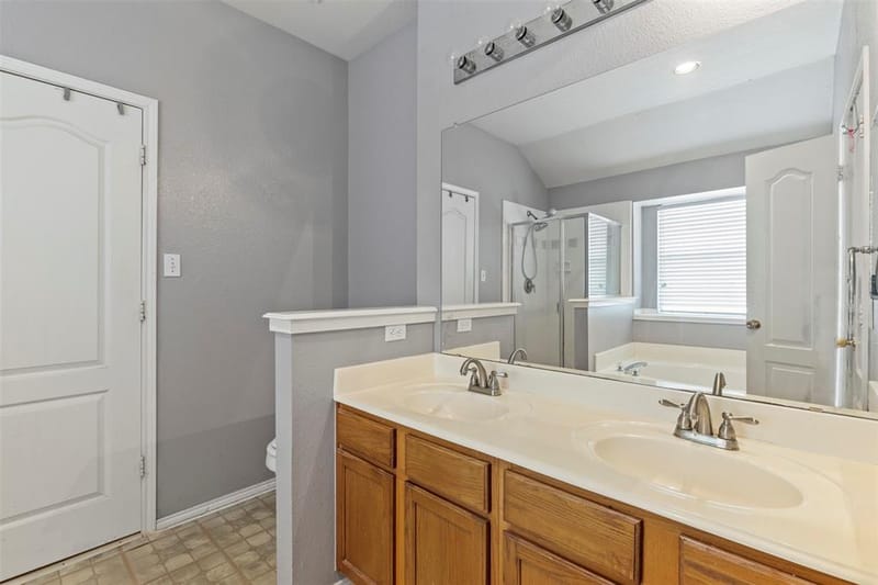 903 Summerbrook Drive, Euless TX 76040 - Photo 22