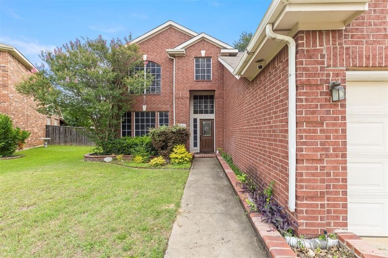 903 Summerbrook Drive, Euless TX 76040 - Photo 3