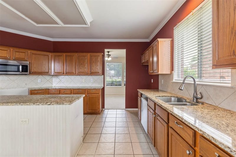 903 Summerbrook Drive, Euless TX 76040 - Photo 11