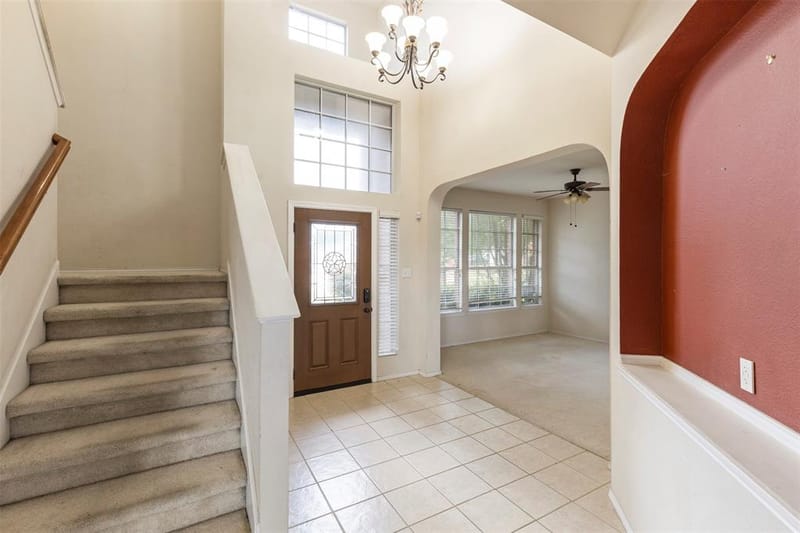 903 Summerbrook Drive, Euless TX 76040 - Photo 4