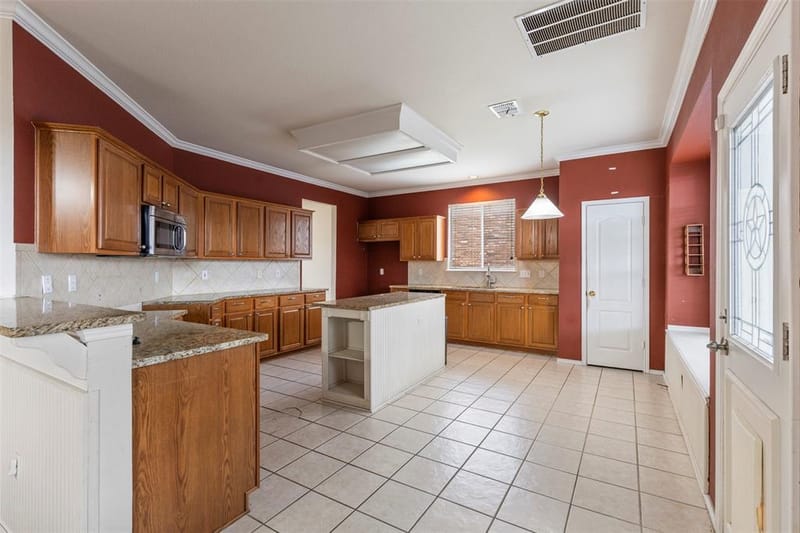 903 Summerbrook Drive, Euless TX 76040 - Photo 8
