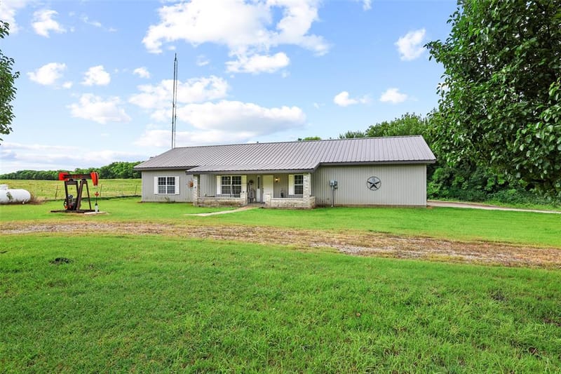 1673 County Road 1525, Ector TX 75439 - Photo 7
