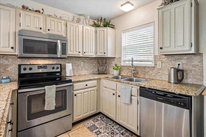 301 Stoneledge Drive, Irving TX 75063 - Photo 12