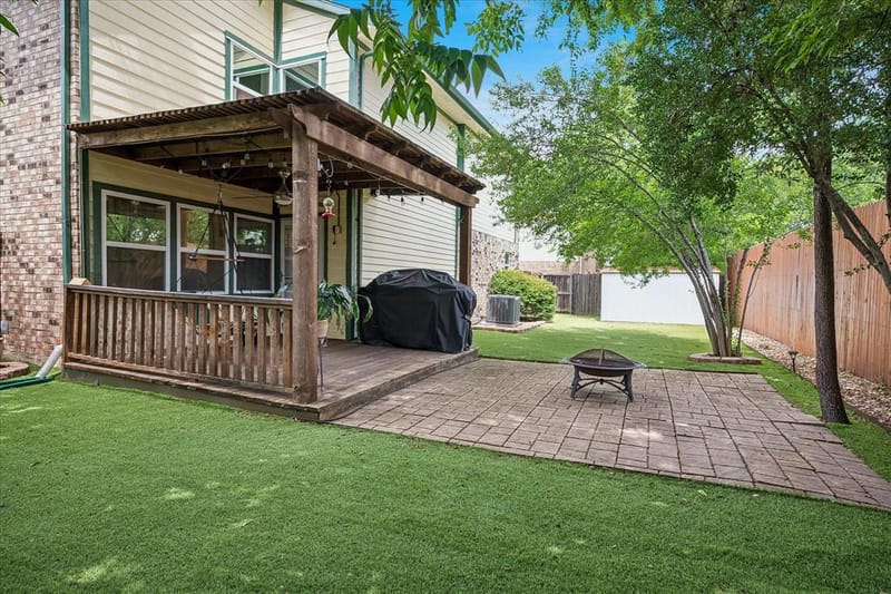 301 Stoneledge Drive, Irving TX 75063 - Photo 22