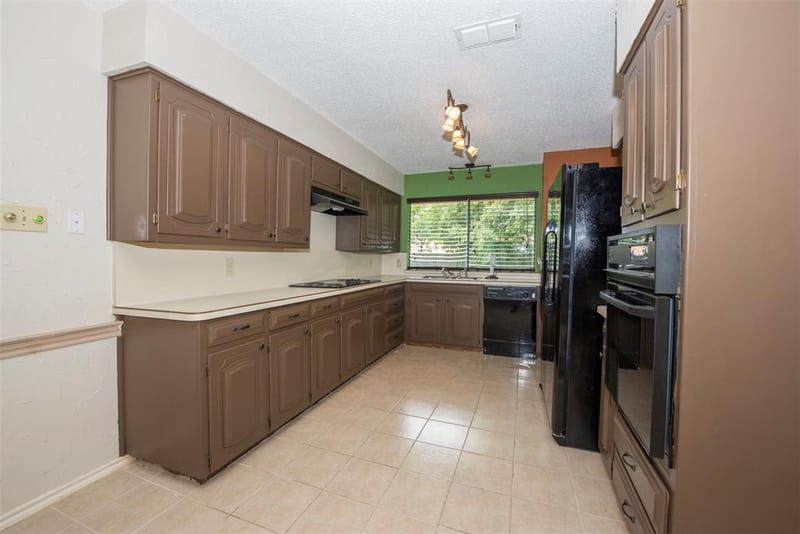 8704 Irongate Drive, North Richland Hills TX 76182 - Photo 5
