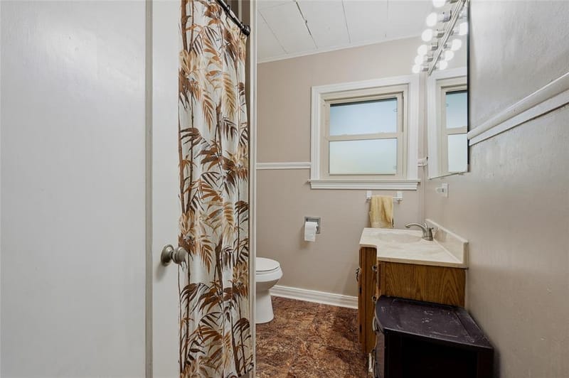 1325 W Main Street, Denison TX 75020 - Photo 27