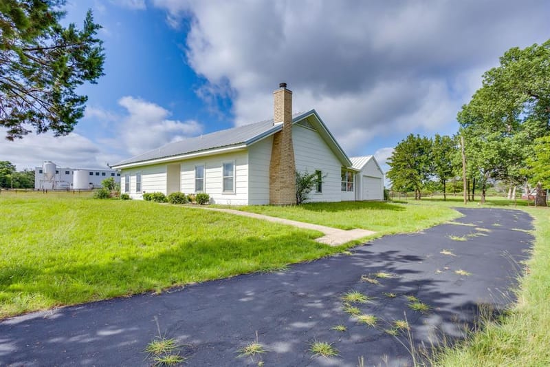 5600 Matlock Road, Granbury TX 76049 - Photo 11
