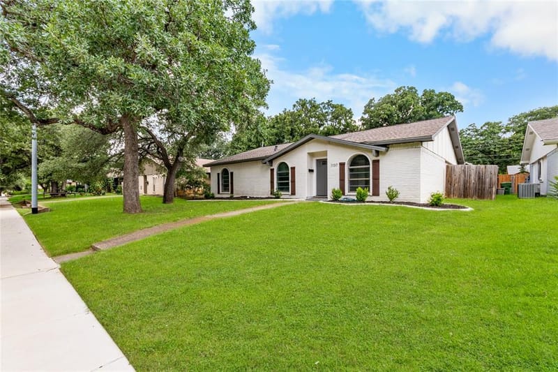 1137 Kingston Drive, Lewisville TX 75067 - Photo 3