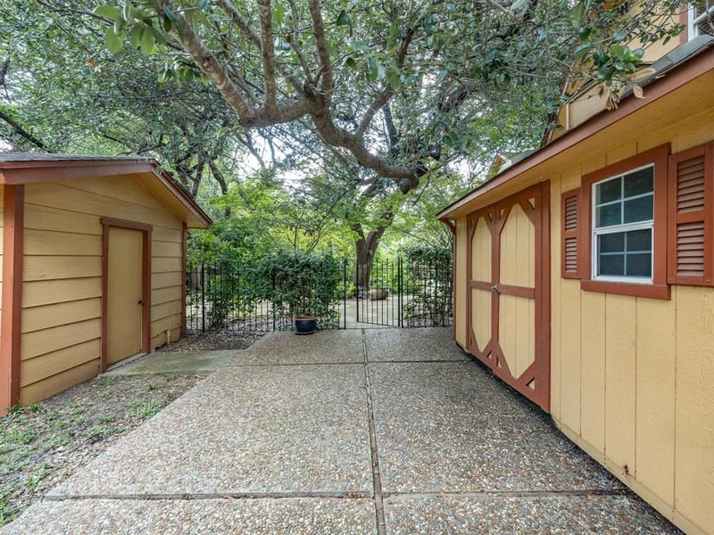 4400 Summercrest Court, Fort Worth TX 76109 - Photo 38