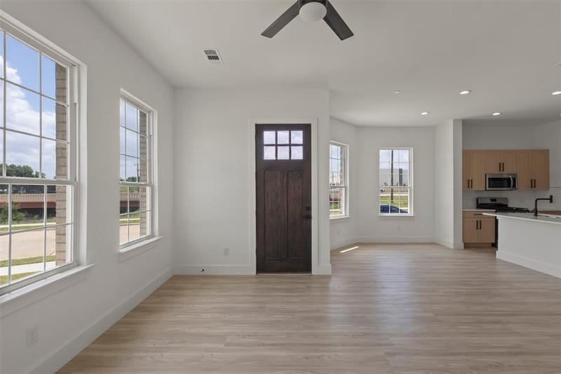 3457 Sanjeev Drive, Irving TX 75060 - Photo 4