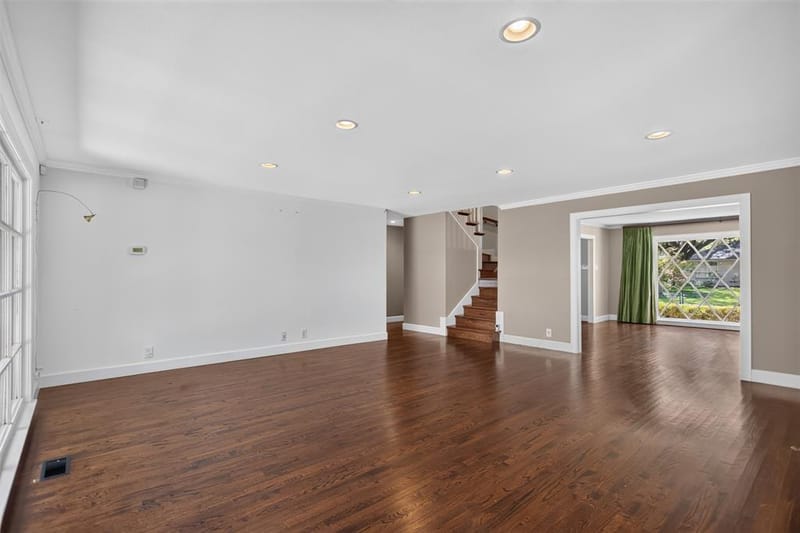 6811 Bradbury Lane, Dallas TX 75230 - Photo 12