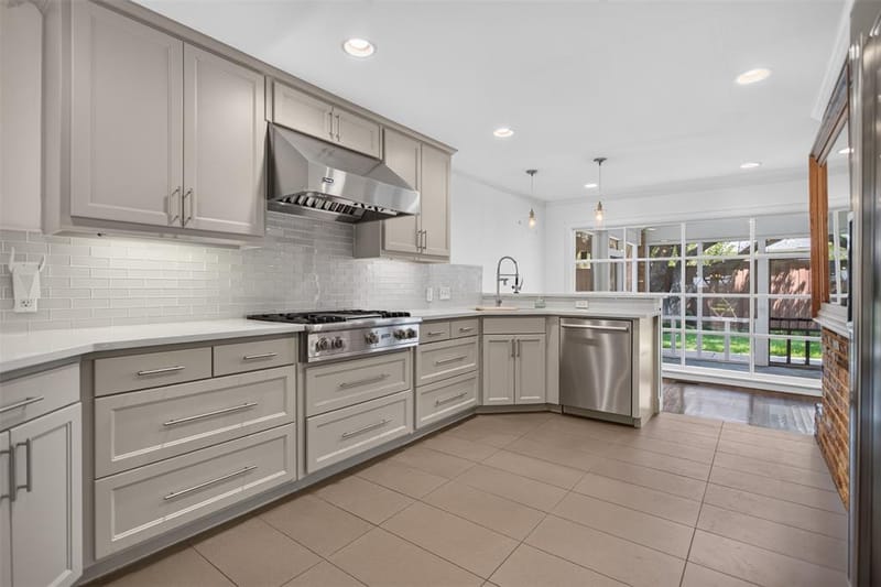 6811 Bradbury Lane, Dallas TX 75230 - Photo 7