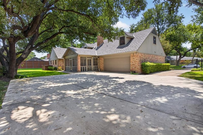 6811 Bradbury Lane, Dallas TX 75230 - Photo 37
