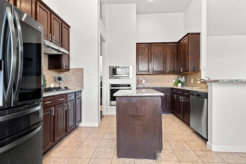 3117 Irvine Drive, Carrollton TX 75007 - Photo 4