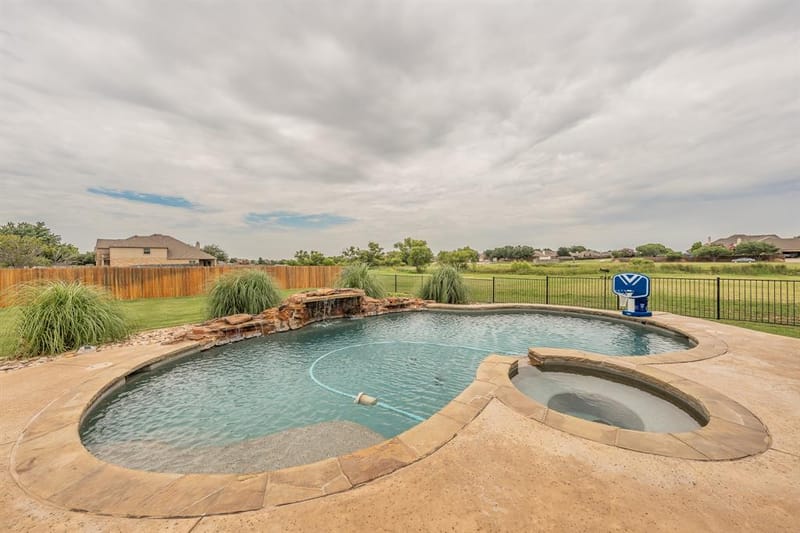 1424 Bassett Hound Drive, Fort Worth TX 76052 - Photo 32