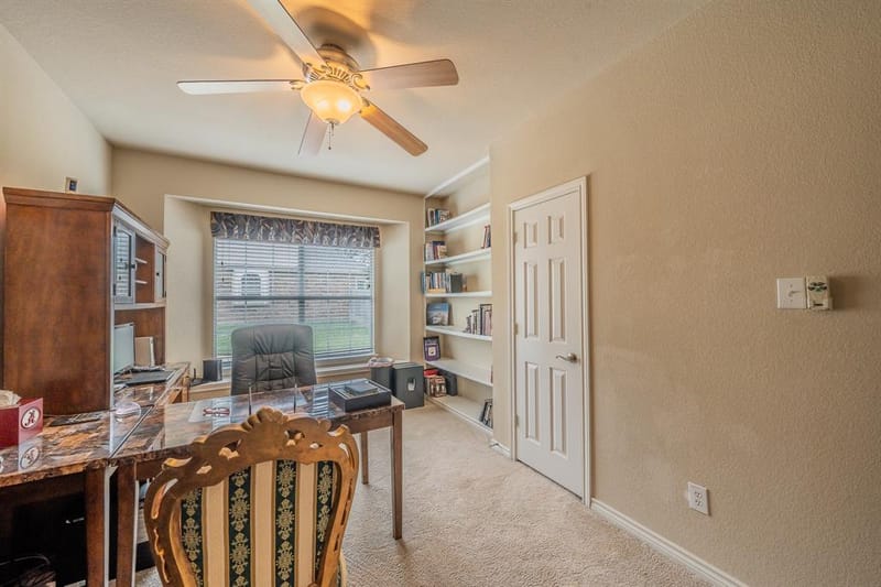 1424 Bassett Hound Drive, Fort Worth TX 76052 - Photo 18
