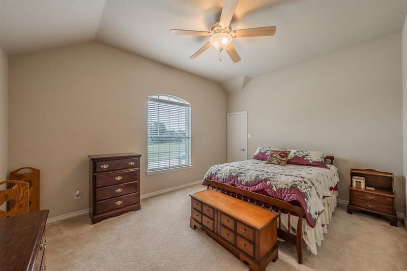 1424 Bassett Hound Drive, Fort Worth TX 76052 - Photo 25