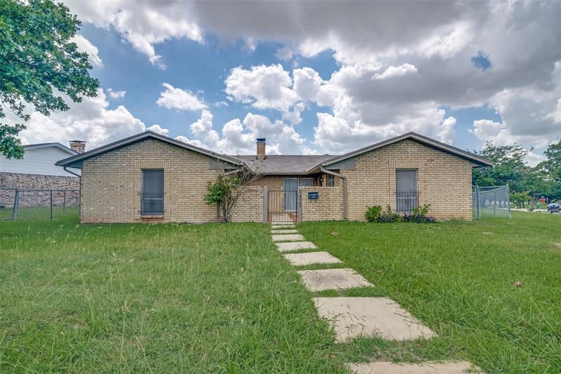 1421 Mount Vernon Drive, Mesquite TX 75149 - Photo 2
