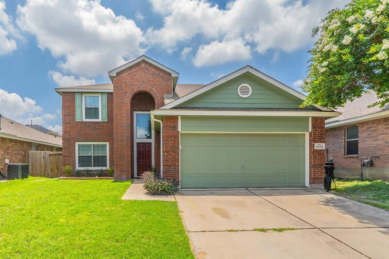 9885 Willowick Avenue, Fort Worth TX 76108