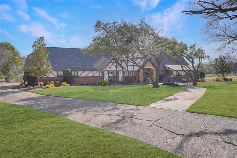 604 S Hampton Road, Oak Leaf TX 75154 - Photo 3