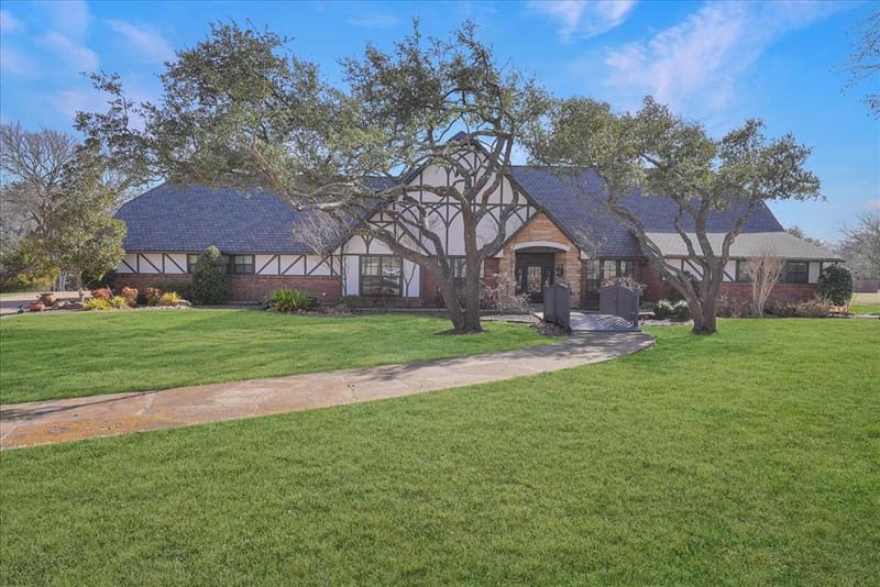 604 S Hampton Road, Oak Leaf TX 75154 - Photo 4