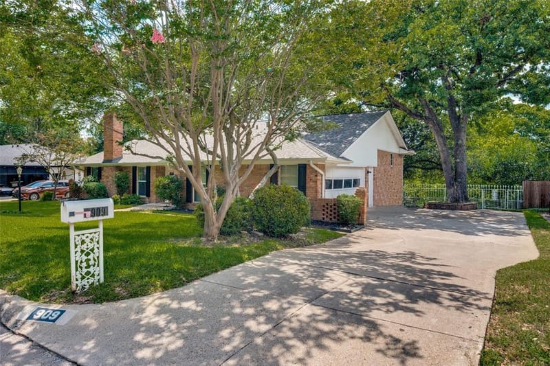 909 Edgecliff Drive, Bedford TX 76022 - Photo 2