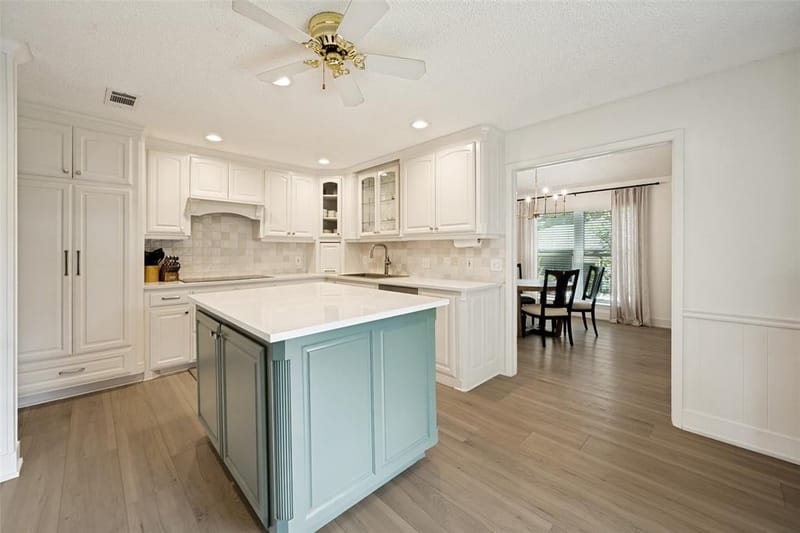 909 Edgecliff Drive, Bedford TX 76022 - Photo 8