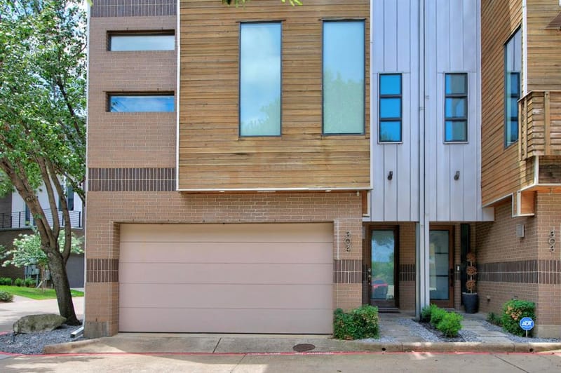 381 E Greenbriar Lane # 304, Dallas TX 75203 - Photo 2
