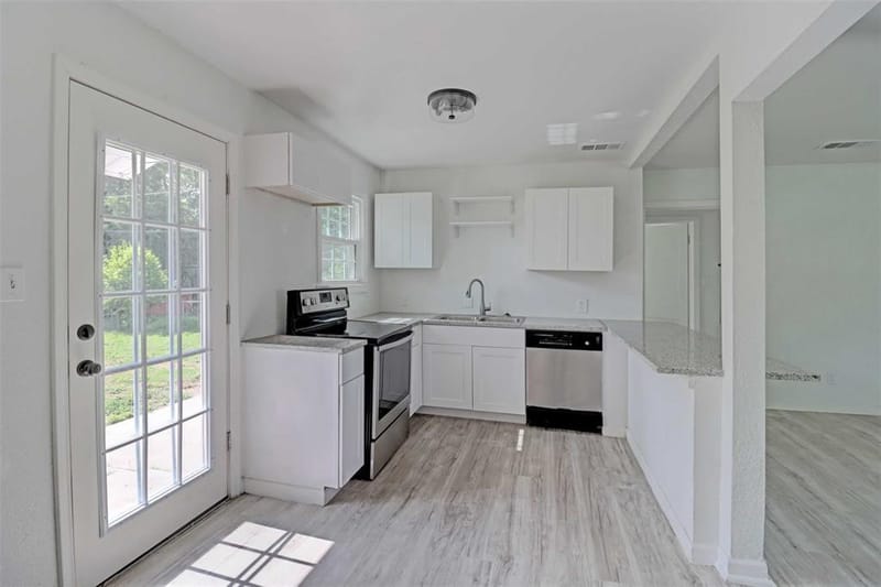 4709 Marks Place, Fort Worth TX 76116 - Photo 5