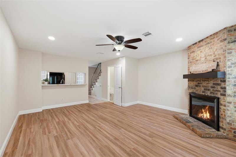 112 Churchill Lane, Euless TX 76039 - Photo 3